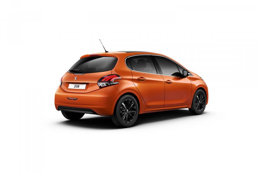  Peugeot 208 5-Door 2015 года  (фото 16 из 26)